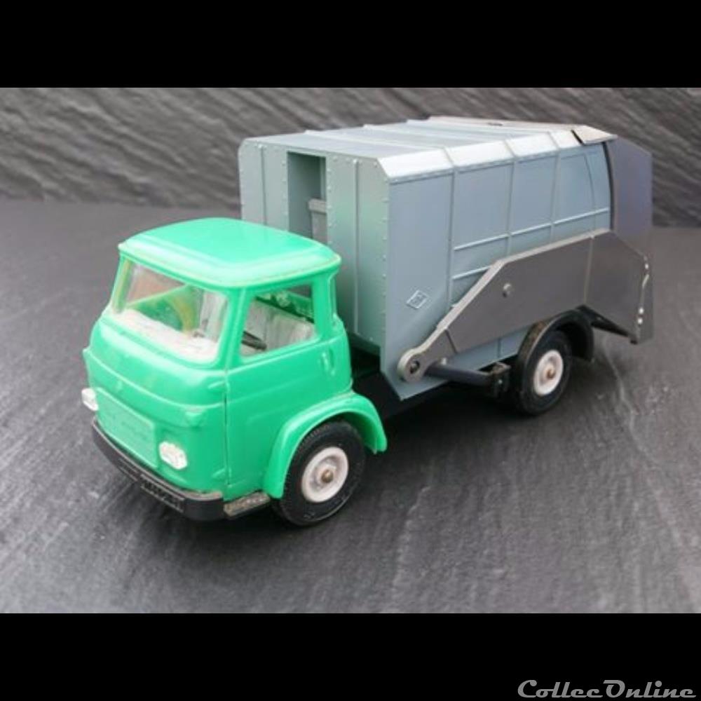 Saviem SG4 "Benne à ordures" modele reduit camion saviem sg4 benne a ordures