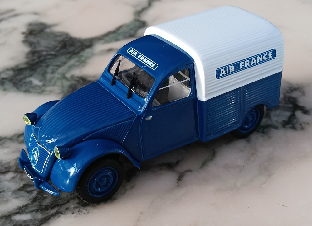 modeles reduits voitures citroen 2cv fourgonnette air france
