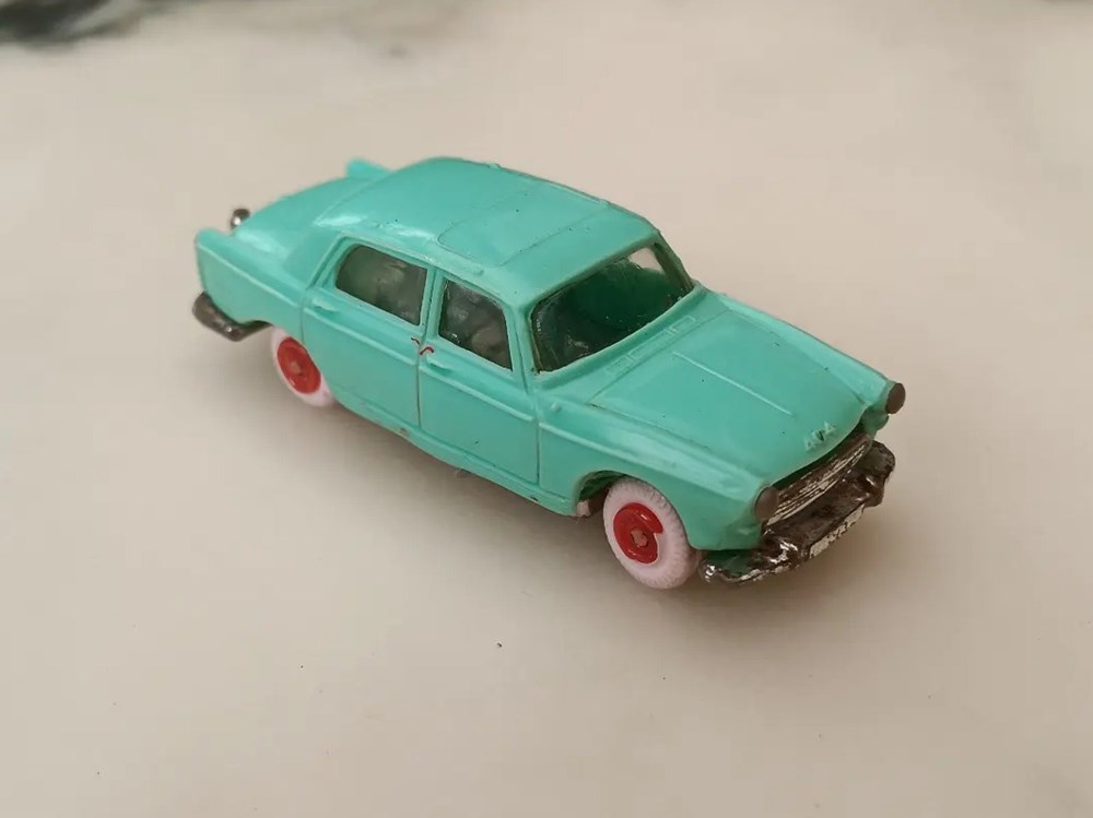 Peugeot 404 modeles reduits voitures peugeot 404