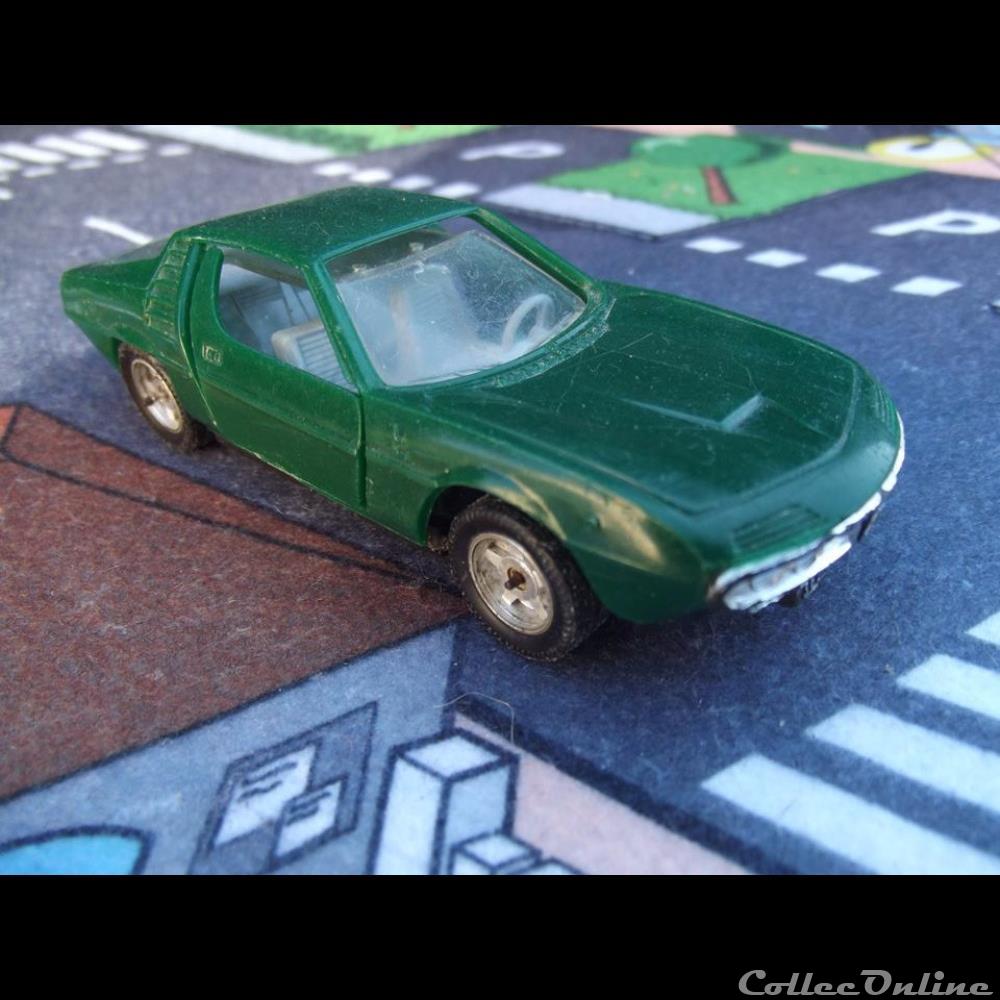 modele reduit voiture alfa romeo montreal