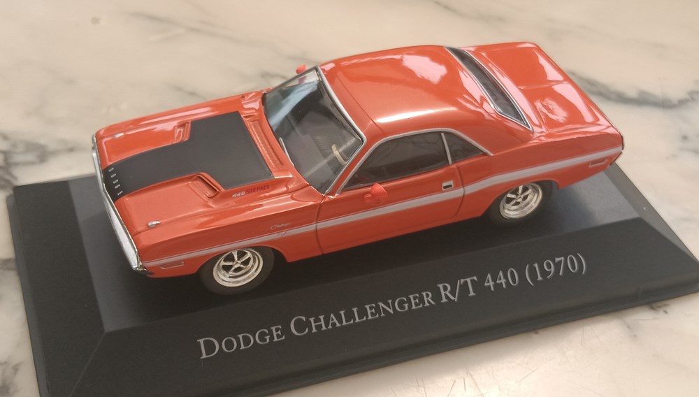 Dodge Challenger R/T 440 modeles reduits voitures dodge challenger r t 440