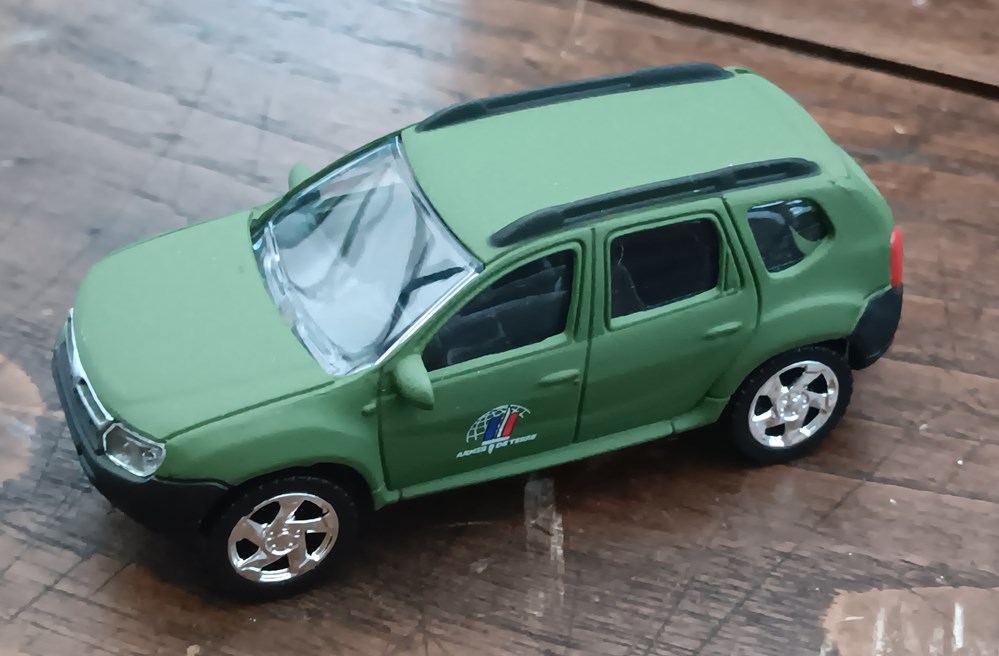 Dacia Duster Armée de Terre modeles reduits voitures dacia duster armee de terre