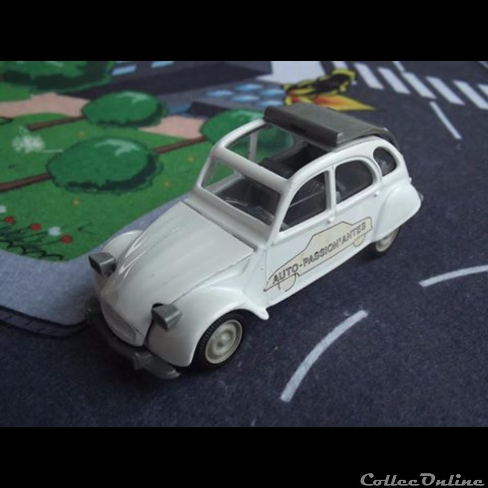 voiture miniature 2 cv