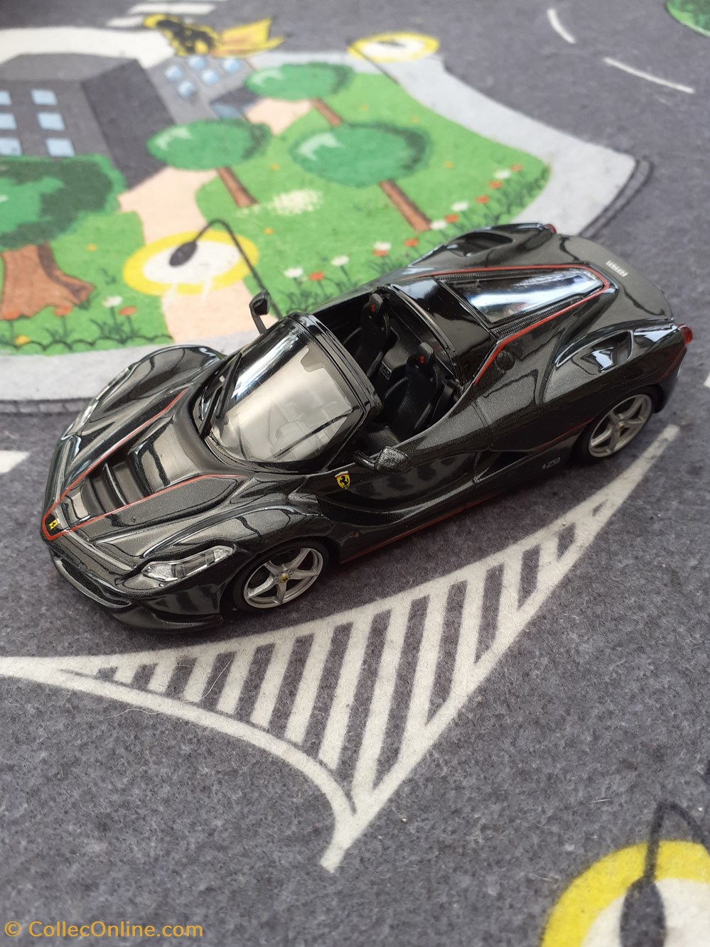 Ferrari LaFerrari Aperta modeles reduits voitures ferrari laferrari aperta