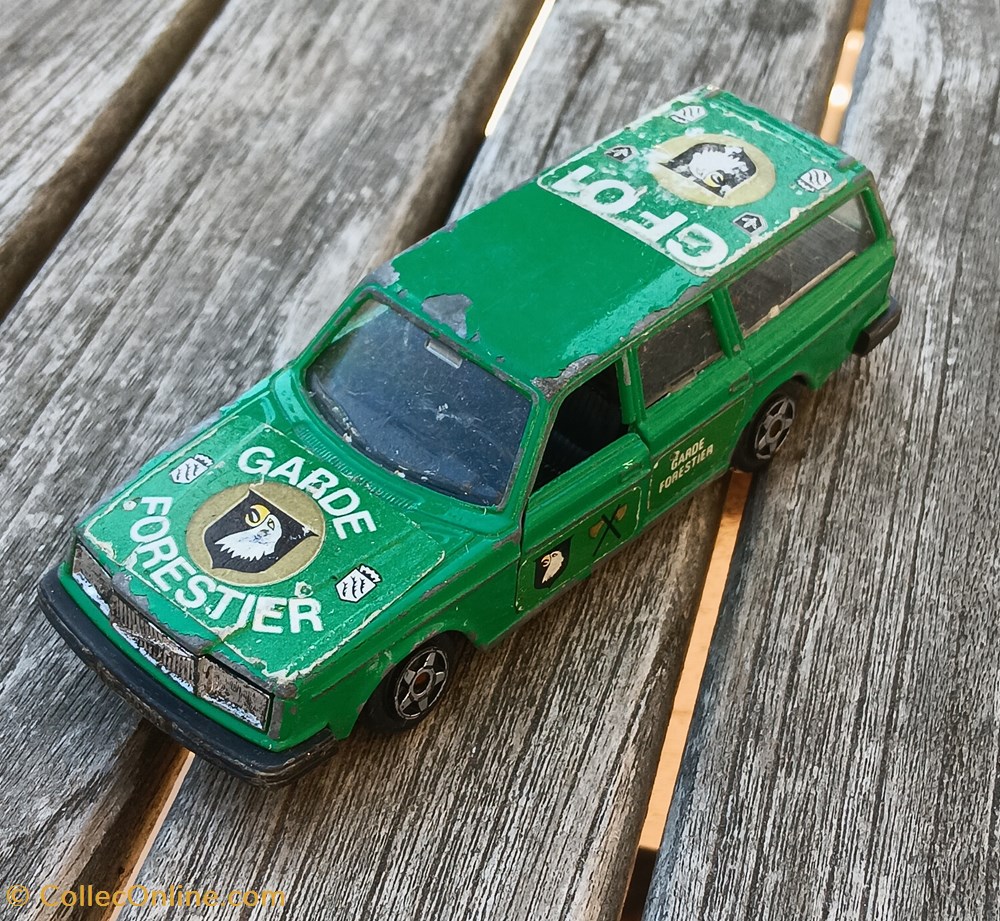 Volvo 264 break "Garde Forestier" modeles reduits voitures volvo 264 break garde forestier