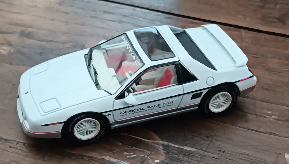 Pontiac Fiero Indy 500 Pace Car modeles reduits voitures pontiac fiero indy 500 pace car