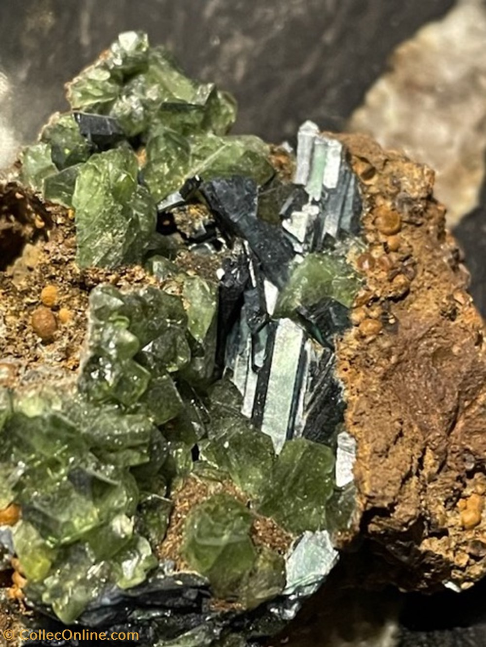 mineraux meteorites vivianite et ludlamite