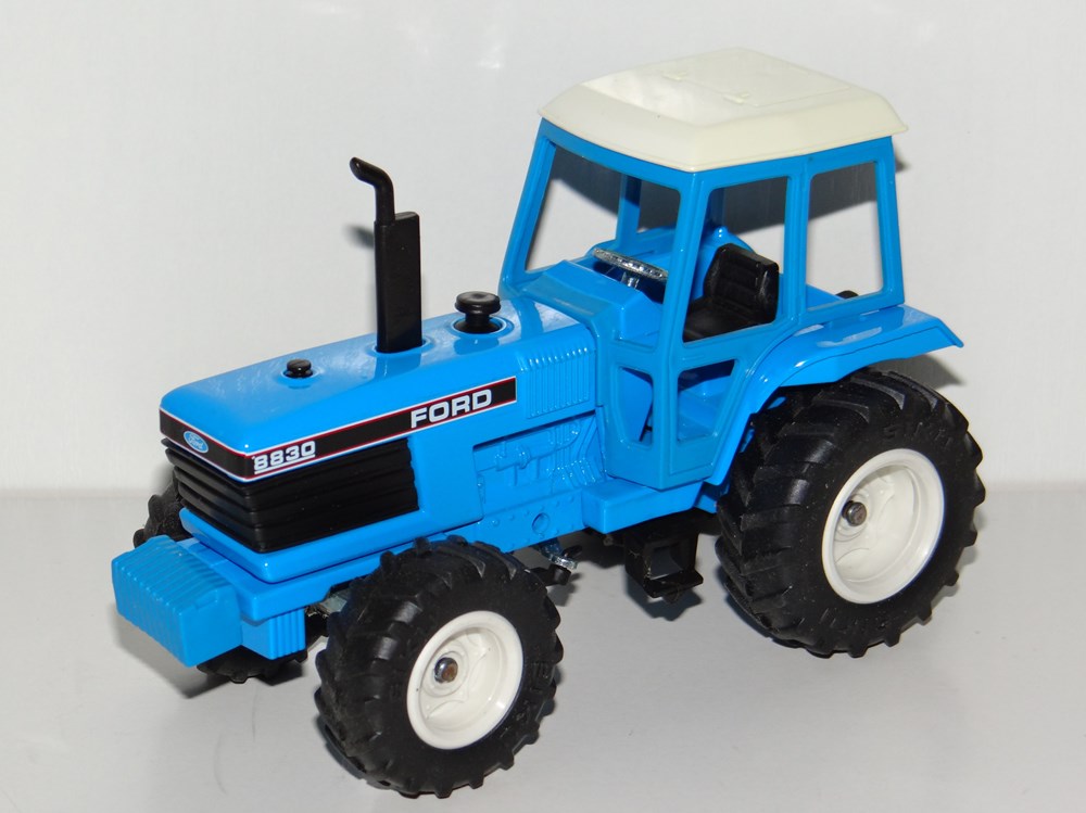 Siku 2855C - Tracteur Ford 8830 - X modeles reduits vehicules agricoles siku 2855c tracteur ford 8830 x