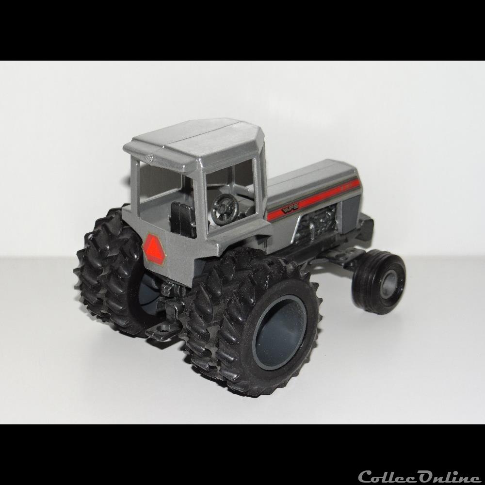 Ertl WFB155ED - White 2-155 Field Boss - OUI 3 modele reduit vehicule agricole ertl wfb155ed white 2 155 field boss oui