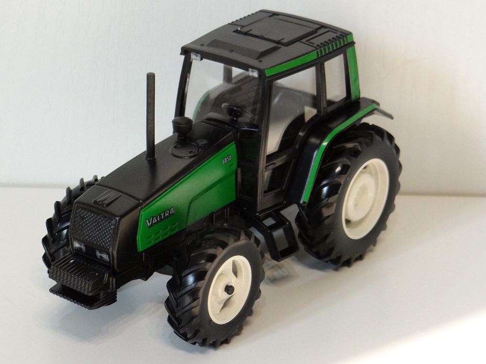 Joal 178A - Tracteur Valtra 6850 - X modeles reduits vehicules agricoles joal 178a tracteur valtra 6850 x
