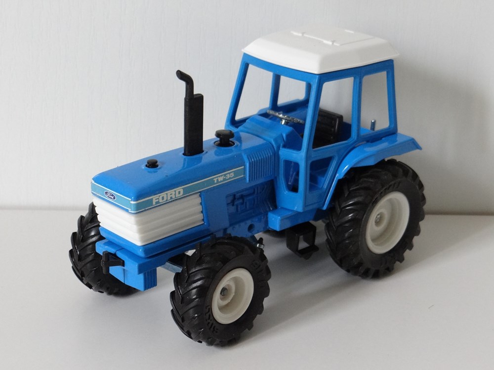 Siku 2855A - Tracteur Ford TW-35 - X modeles reduits vehicules agricoles siku 2855a tracteur ford tw 35 x
