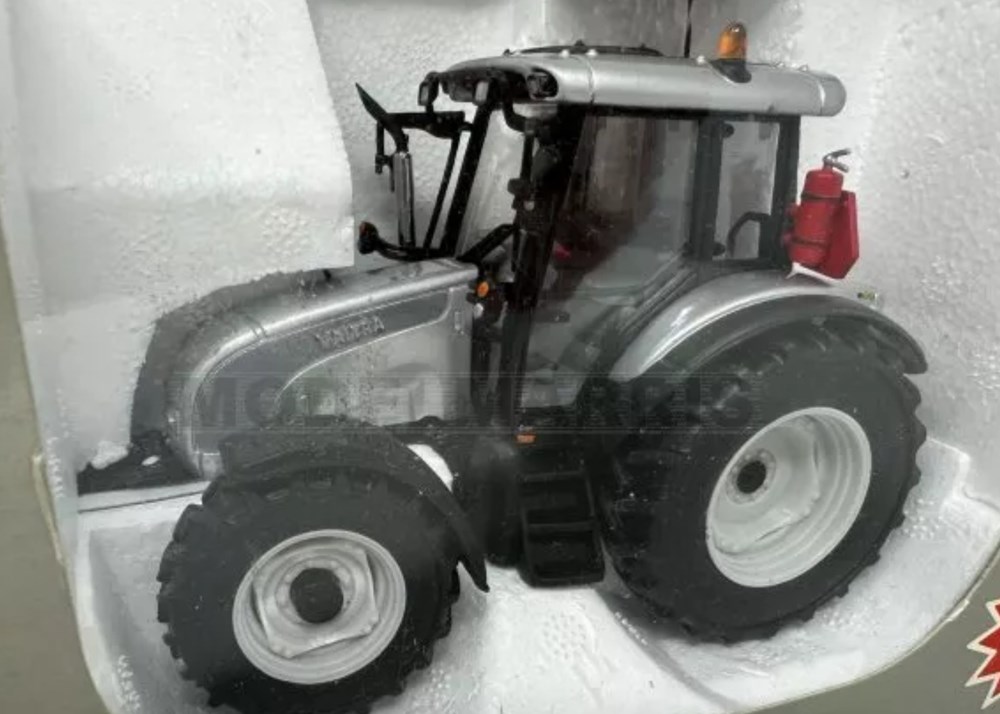 06/2025 - UH 2628 - Valtra C Series ACA 2005 - X modeles reduits vehicules agricoles 06 2025 uh 2628 valtra c series aca 2005 x