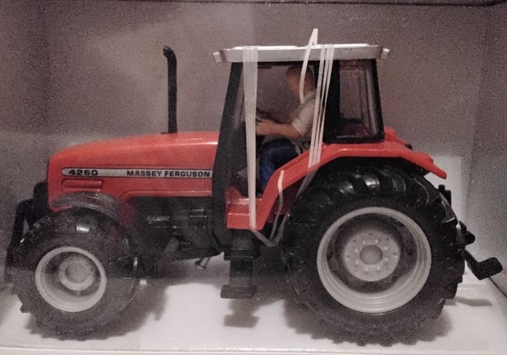 Siku SP035 - Tracteur Massey-Ferguson MF 4260 Leader Diffusion - OUI - X modeles reduits vehicules agricoles siku sp035 tracteur massey ferguson mf 4260 leader diffusion oui x