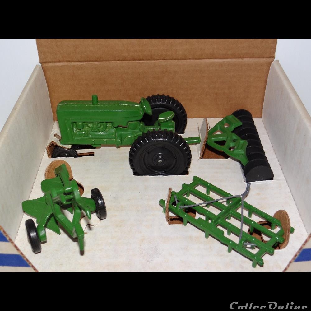 Slik-Toy 9910 - Sandbox Farmal Farm Set - 1/32 3 modele reduit vehicule agricole autre slik toy 9910 sandbox farmal farm set 1 32