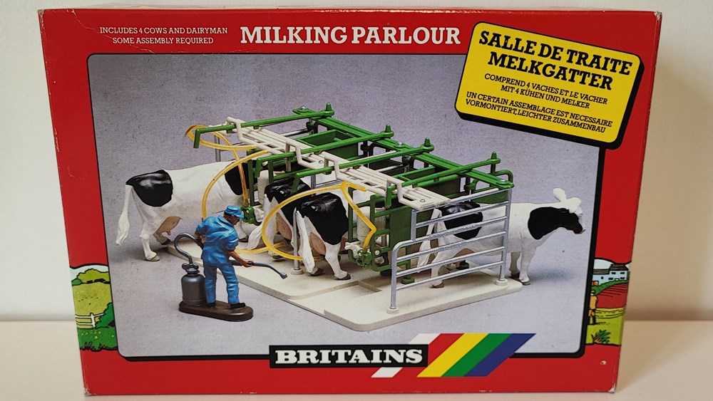 modeles reduits vehicules agricoles britains 04710 salle de traite ok