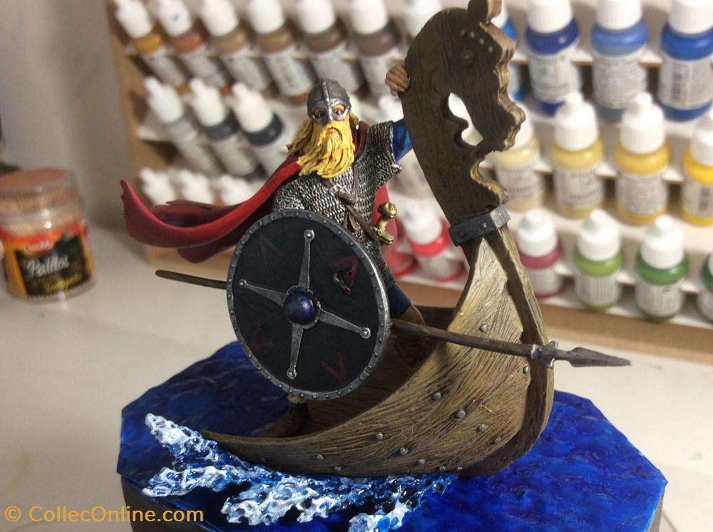 figurine historique viking en mer