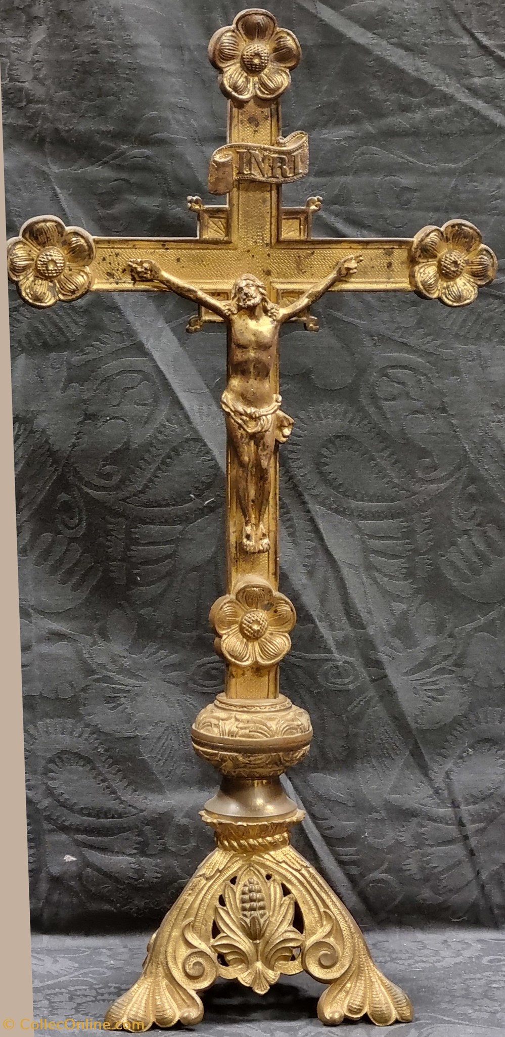 patrimoine religieux objets de cultes 24 christ en croix
