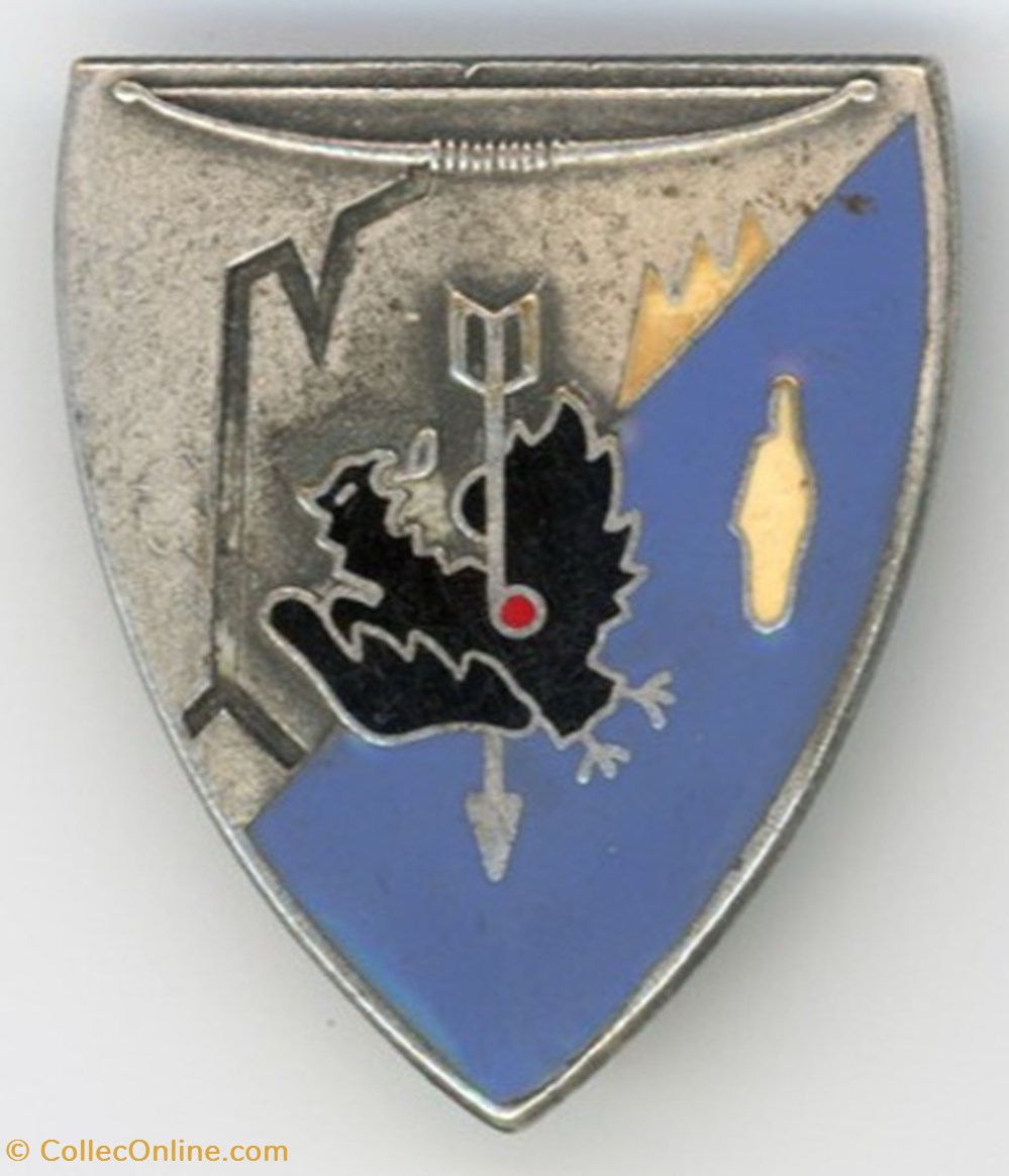 Insigne Aviation - Etat-major 4ème région aérienne- zone de défense aérienne 902 - Aix-en-Provence militaria medailles insignes insigne aviation etat major 4eme region aerienne zone de defense aerienne 902 aix en provence