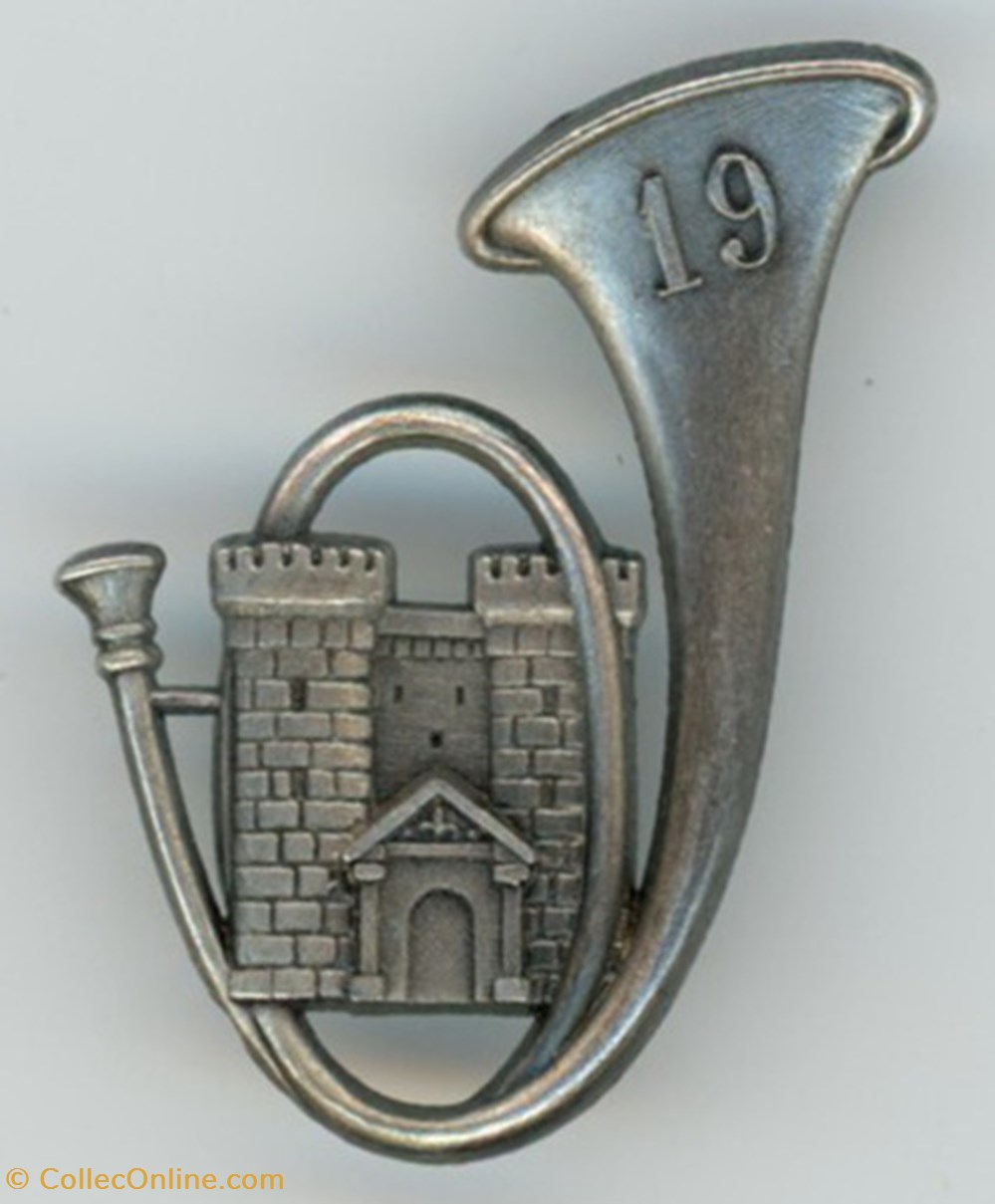 Insigne du 19° Bataillon de Chasseurs à Pied militaria medailles insignes insigne du 19 bataillon de chasseurs a pied