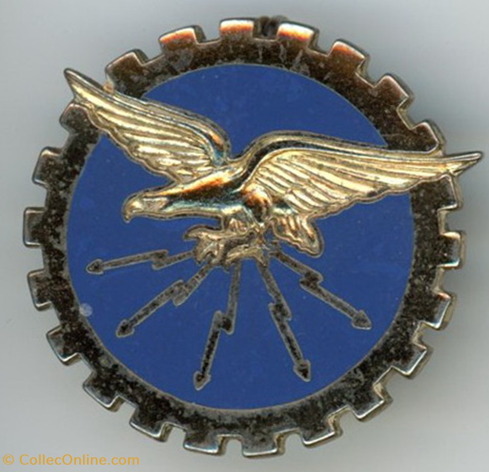 militaria medailles insignes insigne aviation escadron electronique generale 1 317 ecole technique armee de air rochefort