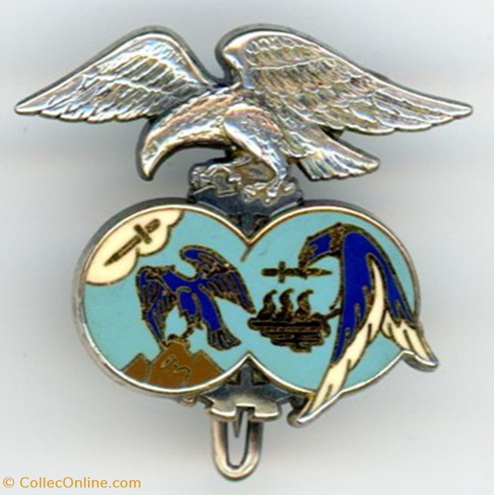 militaria medailles insignes insigne aviation base ecole salon de provence