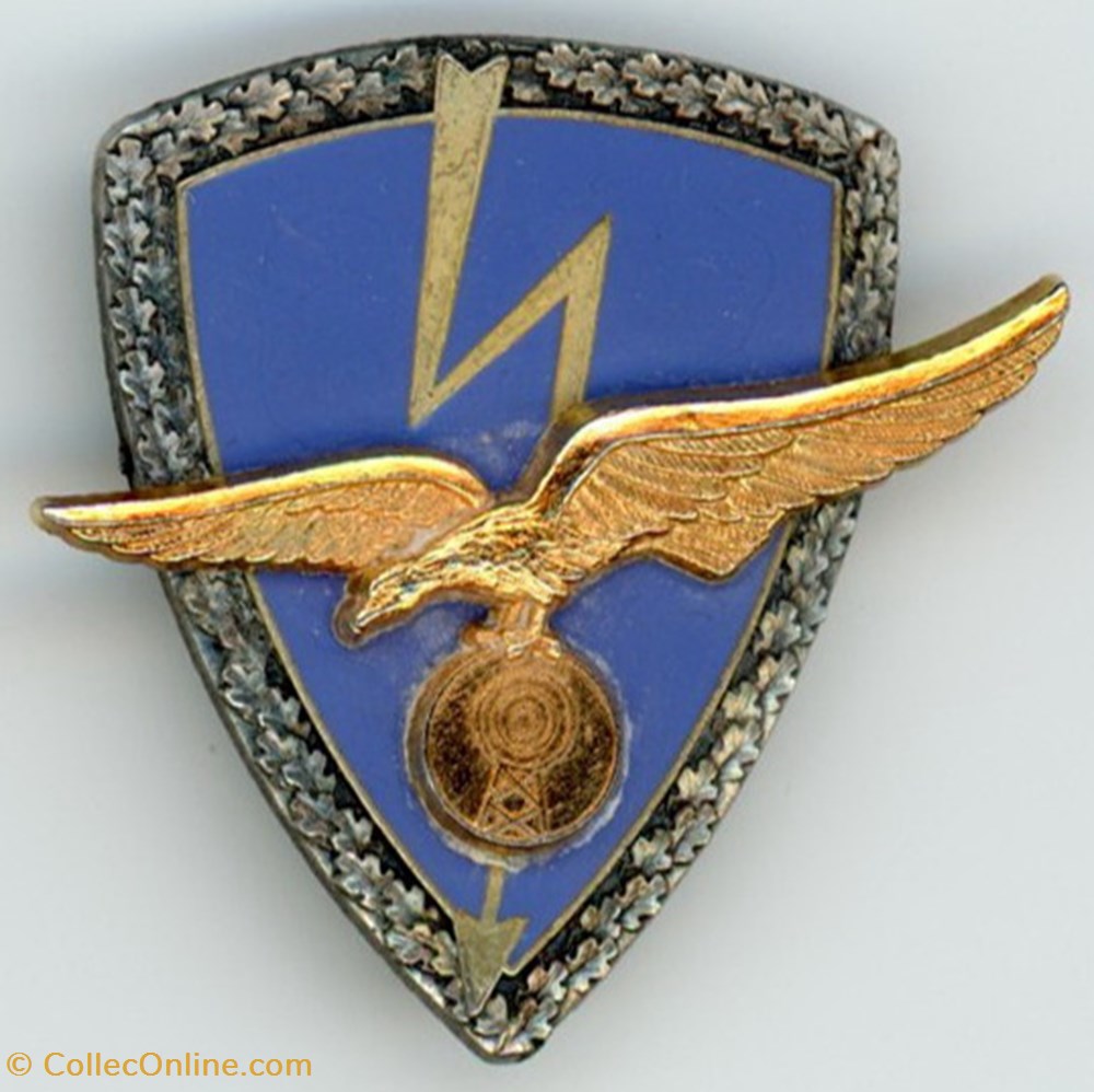 militaria medailles insignes insigne aviation escadron des cables hertziens 10 801 metz