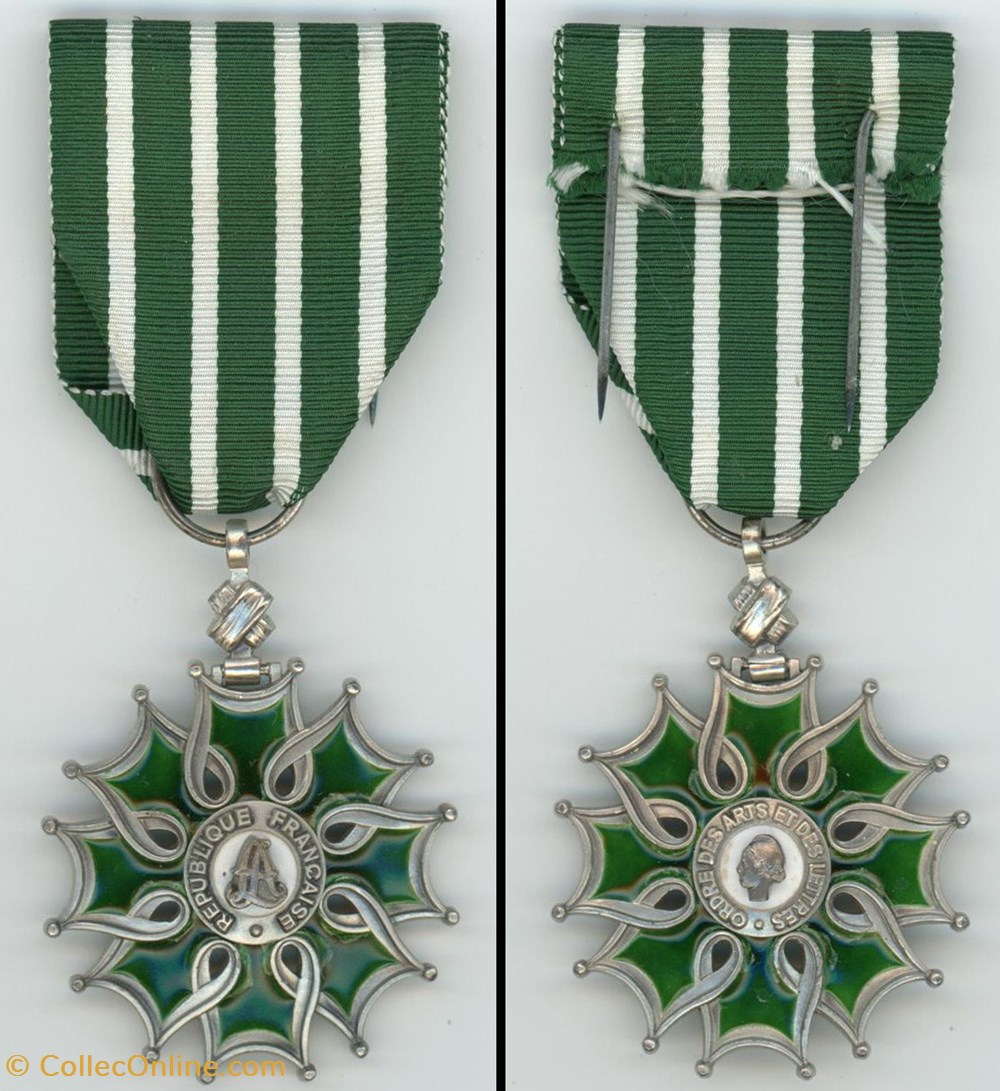 Médaille de l'Ordre des Arts et des Lettres - Chevalier medailles medaille de ordre des arts et des lettres chevalier