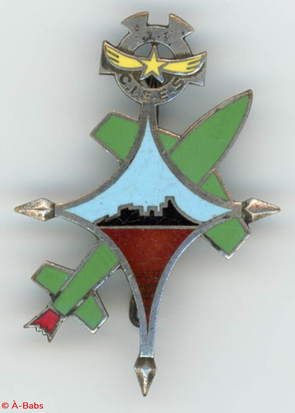 Insigne Artillerie - CIESS - Centre Inter Armes d'Essais d'Engins Spéciaux. militaria medailles insignes insigne artillerie ciess centre inter armes essais engins speciaux