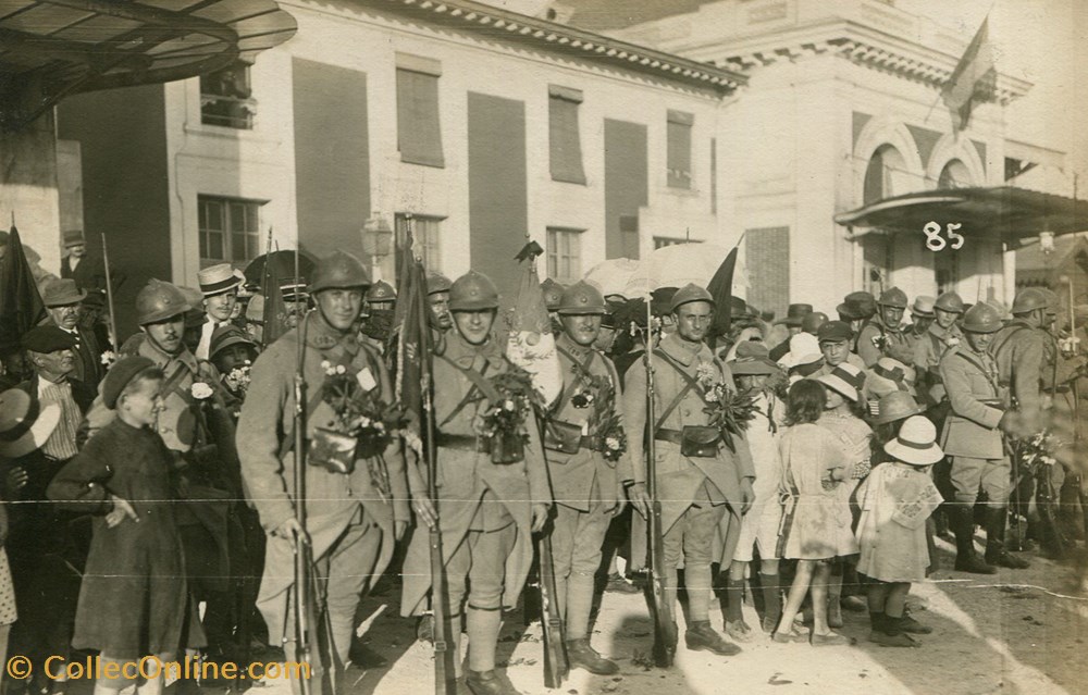 Retour des survivants du 20° Régiment d'Infanterie à Marmande en 1919 2 cartes postales europe france retour des survivants du 20 regiment infanterie a marmande en 1919