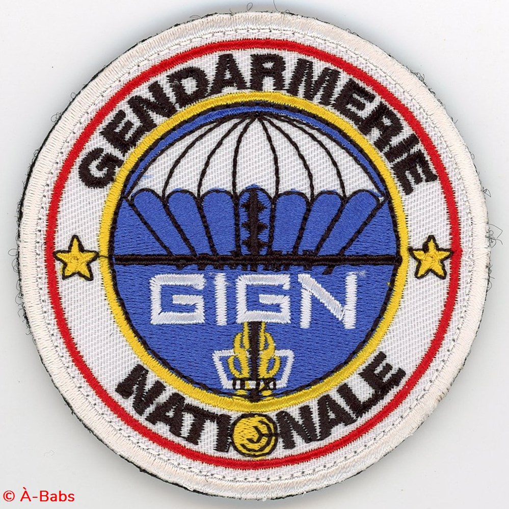 Rondache de manche du GIGN militaria medailles insignes rondache de manche du gign