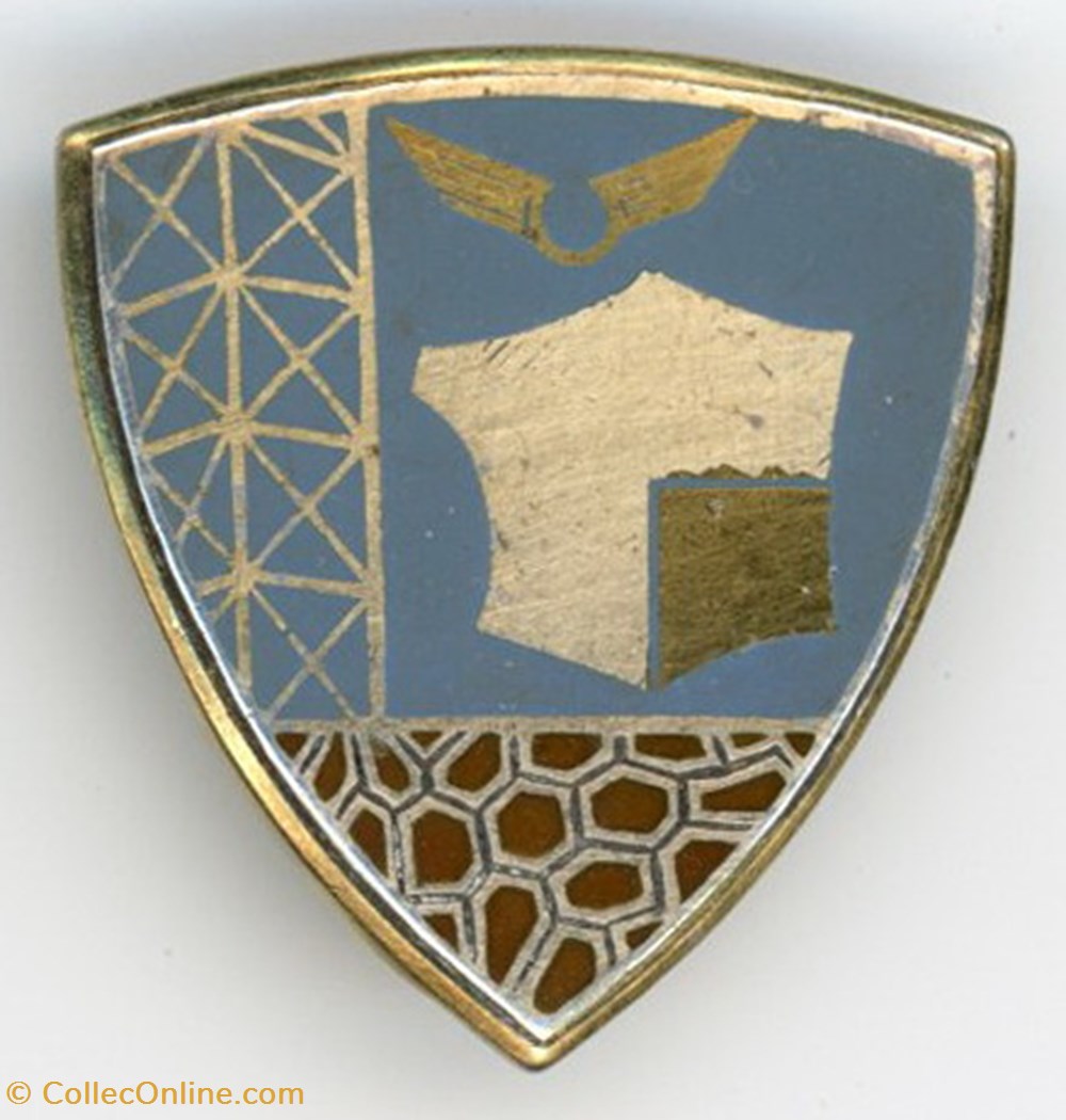 Insigne Aviation - Compagnie régionale d'infrastructure 10/354 - Aix-les-Milles militaria medailles insignes insigne aviation compagnie regionale infrastructure 10 354 aix les milles