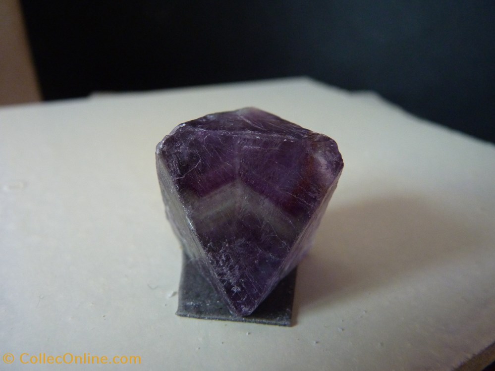 mineraux meteorites fluorine octaedrique chine chengzhou