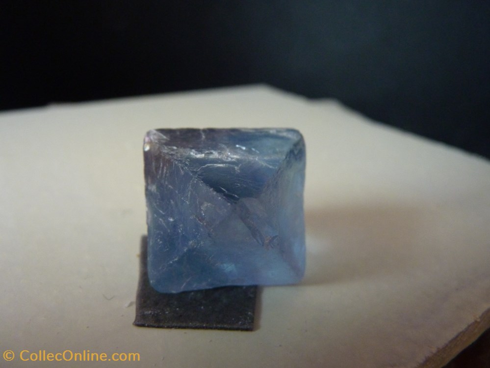 Fluorine octaedrique, Chine, Chengzhou mineraux meteorites fluorine octaedrique chine chengzhou