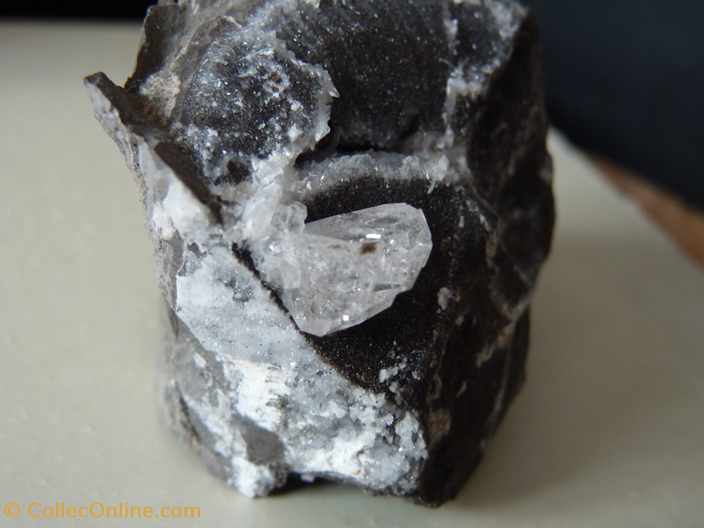 Quartz "Diamant", France, Remuzet 2 mineraux meteorites quartz diamant france remuzet