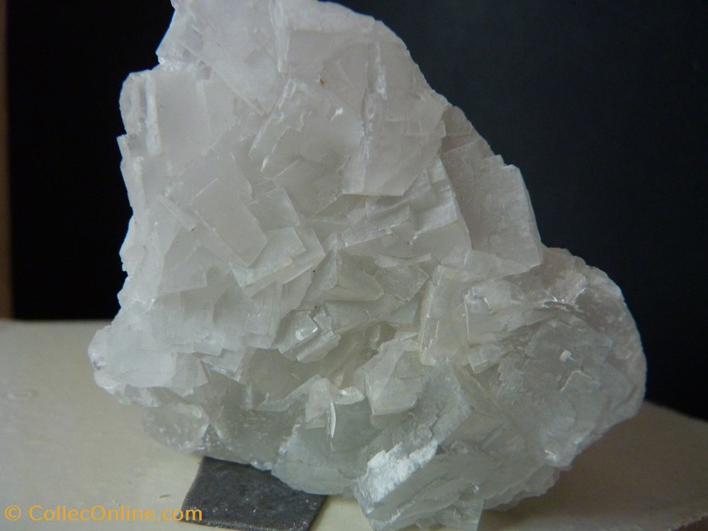 Fluorine, Mongolie, Gobi mineraux meteorites fluorine mongolie gobi