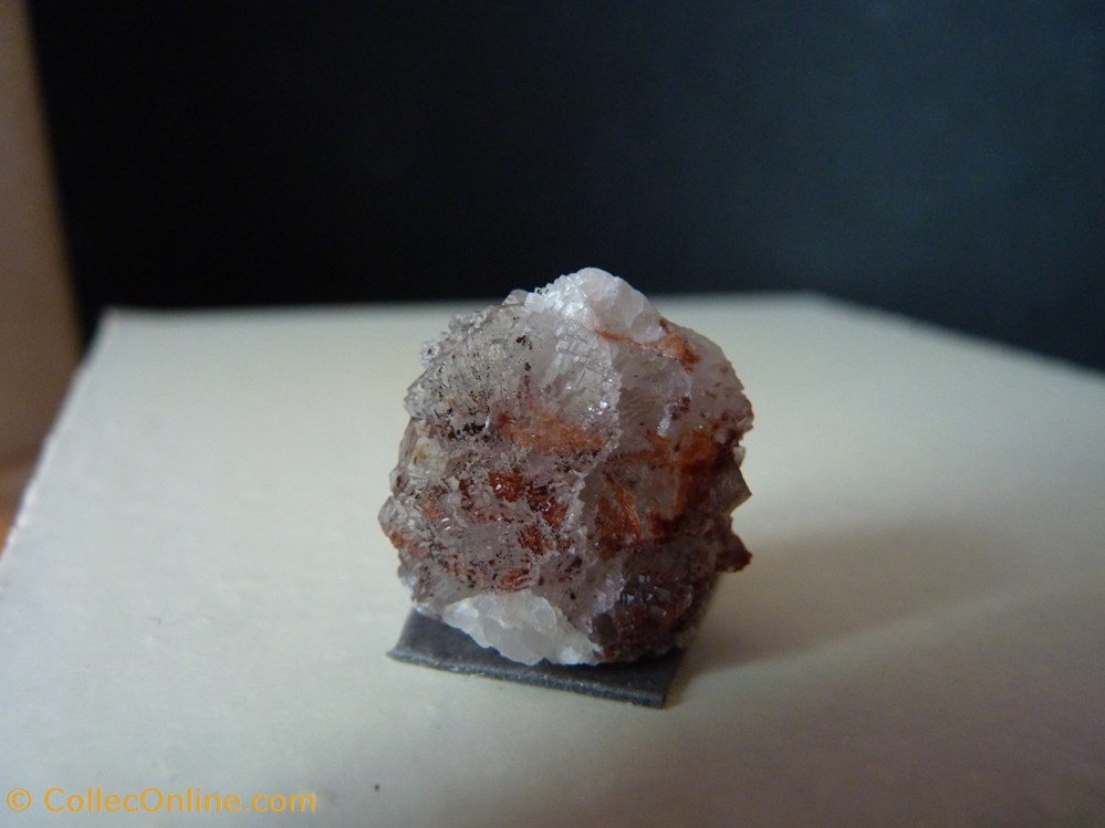 Fluorine à inclusion, France, Margabal mineraux meteorites fluorite fluorine a inclusion france margabal