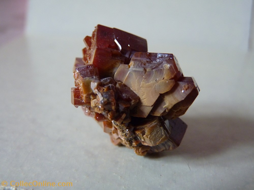 Vanadinite, Maroc, Mibladen 3 mineraux meteorites vanadinite maroc mibladen