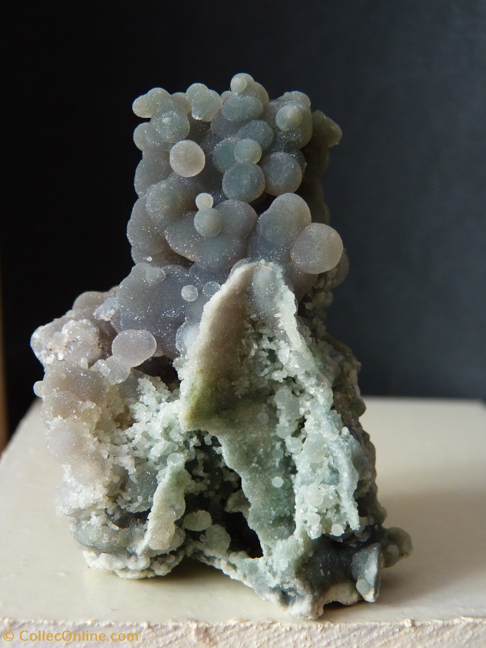 Calcédoine grappe, Indonésie, Mamusu mineraux meteorites quartz calcedoine grappe indonesie mamusu