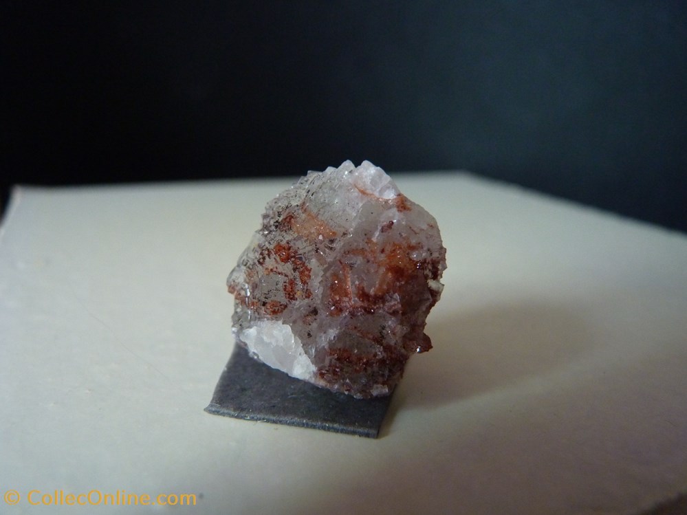 Fluorine à inclusion, France, Margabal mineraux meteorites fluorite fluorine a inclusion france margabal