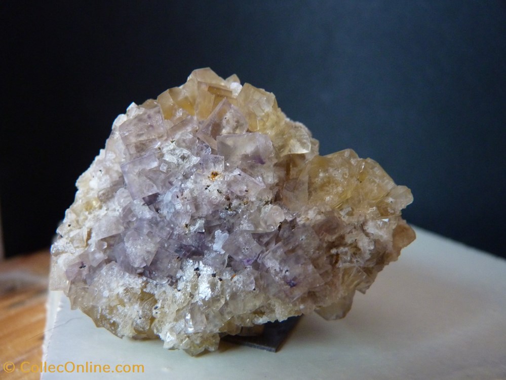 Fluorine jaune, France, Valzergues 2 mineraux meteorites fluorine jaune france valzergues