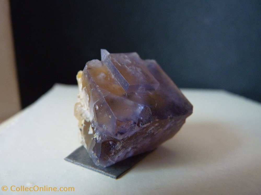Fluorine jaune et bleue, France, Valzergues 2 mineraux meteorites fluorine jaune et bleue france valzergues