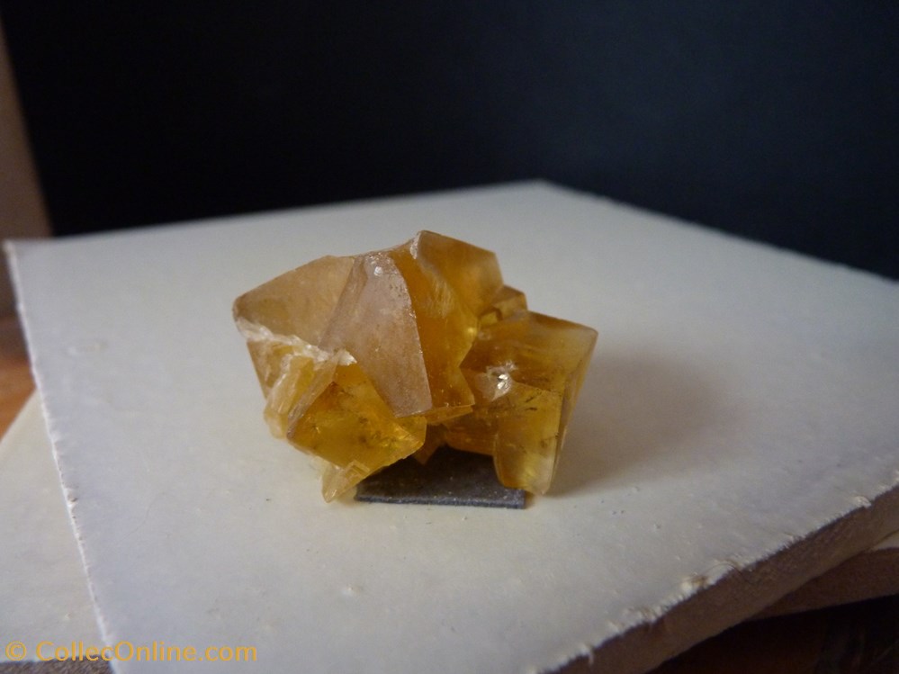 Fluorine jaune, France, Piboul 3 mineraux meteorites fluorine jaune france piboul