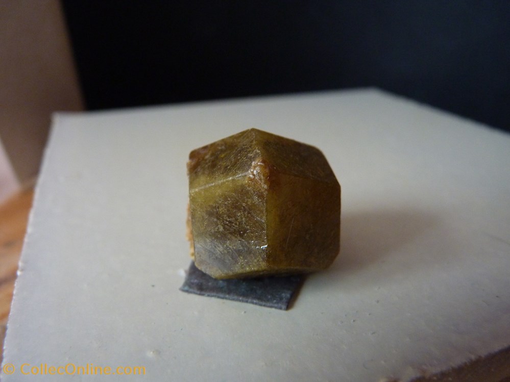 Grenat grandite, Mali, Sibindi 2 mineraux meteorites grenat grandite mali sibindi
