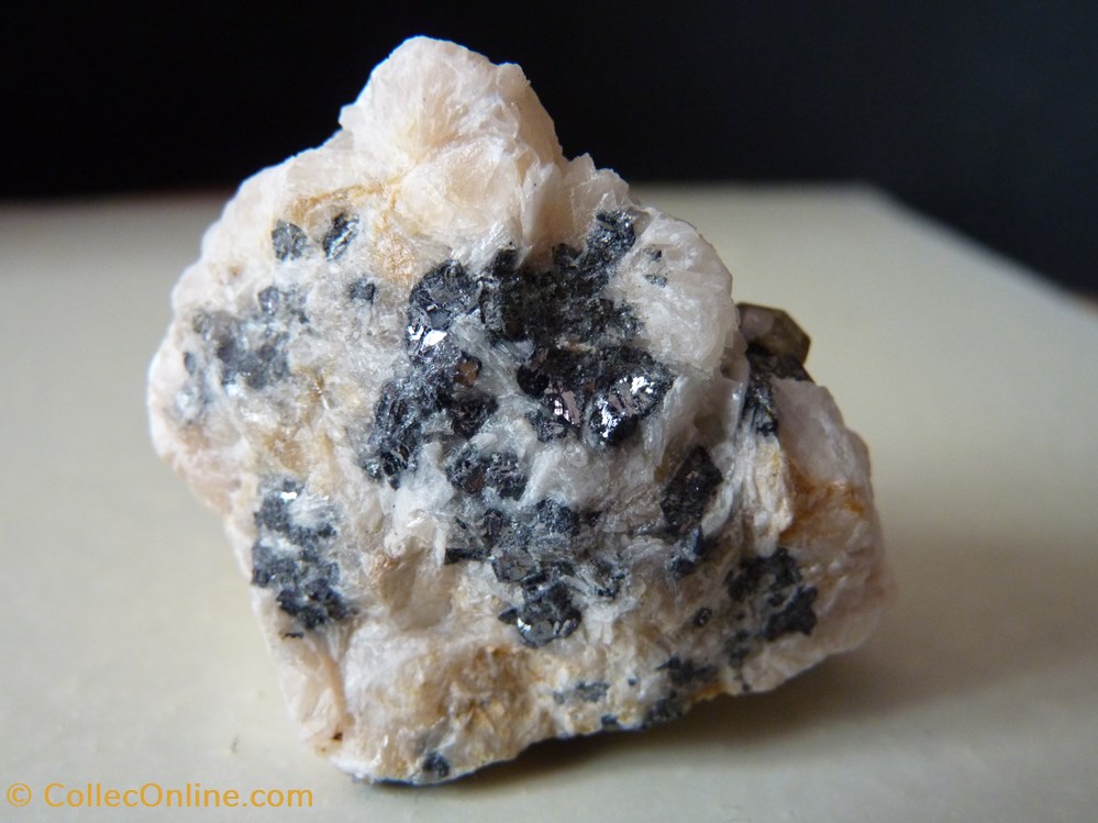 mineraux meteorites cerusite sur barytine et galene maroc mibladen