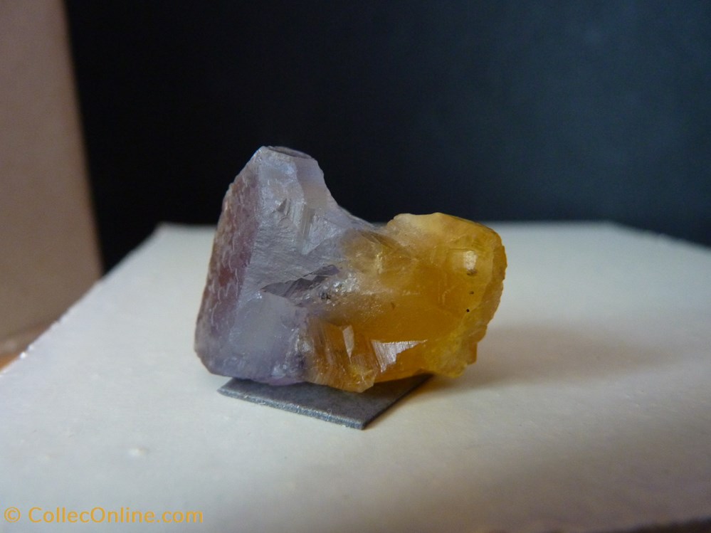 Fluorine jaune et bleue, France, Valzergues mineraux meteorites fluorine jaune et bleue france valzergues