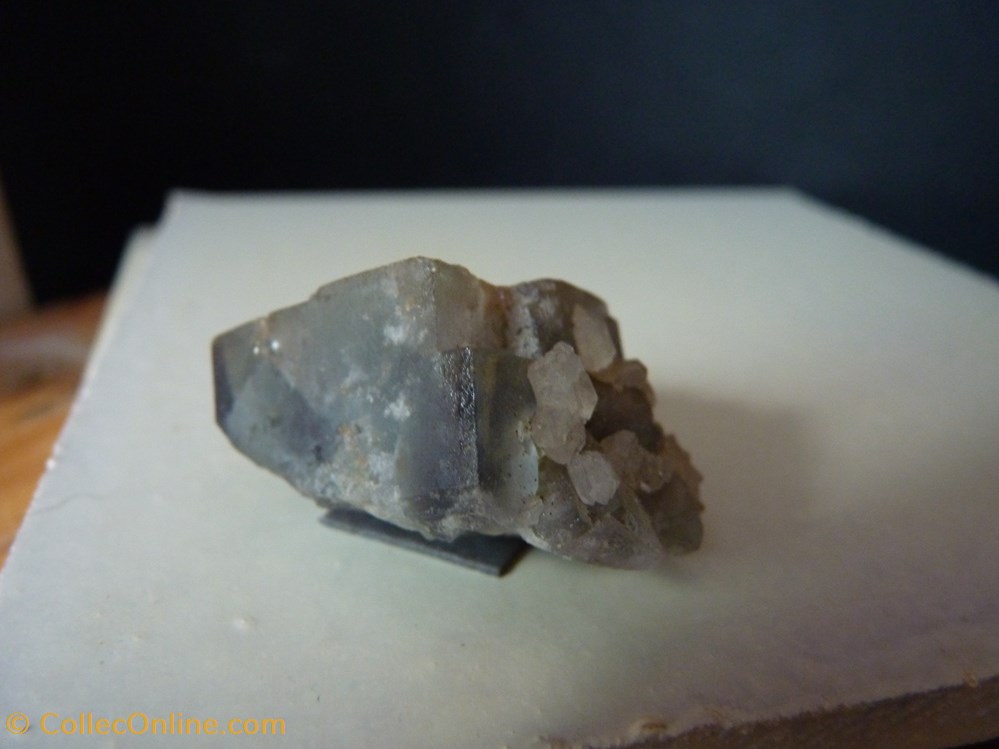 Fluorine et Quartz, France, Aurouze 2 mineraux meteorites fluorite fluorine et quartz france aurouze