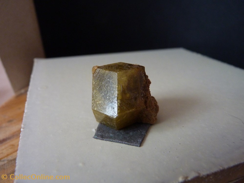 Grenat grandite, Mali, Sibindi mineraux meteorites grenat grandite mali sibindi