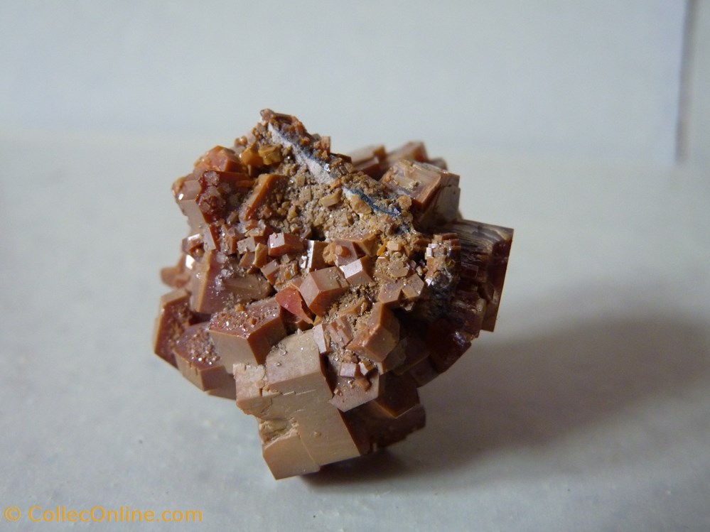 Vanadinite, Maroc, Mibladen 2 mineraux meteorites vanadinite maroc mibladen