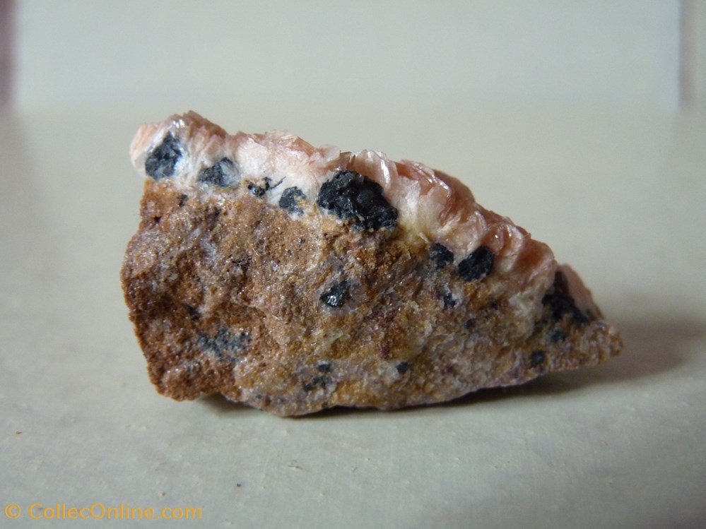 Cérusite sur Barytine et Galène, Maroc, Mibladen mineraux meteorites cerusite sur barytine et galene maroc mibladen