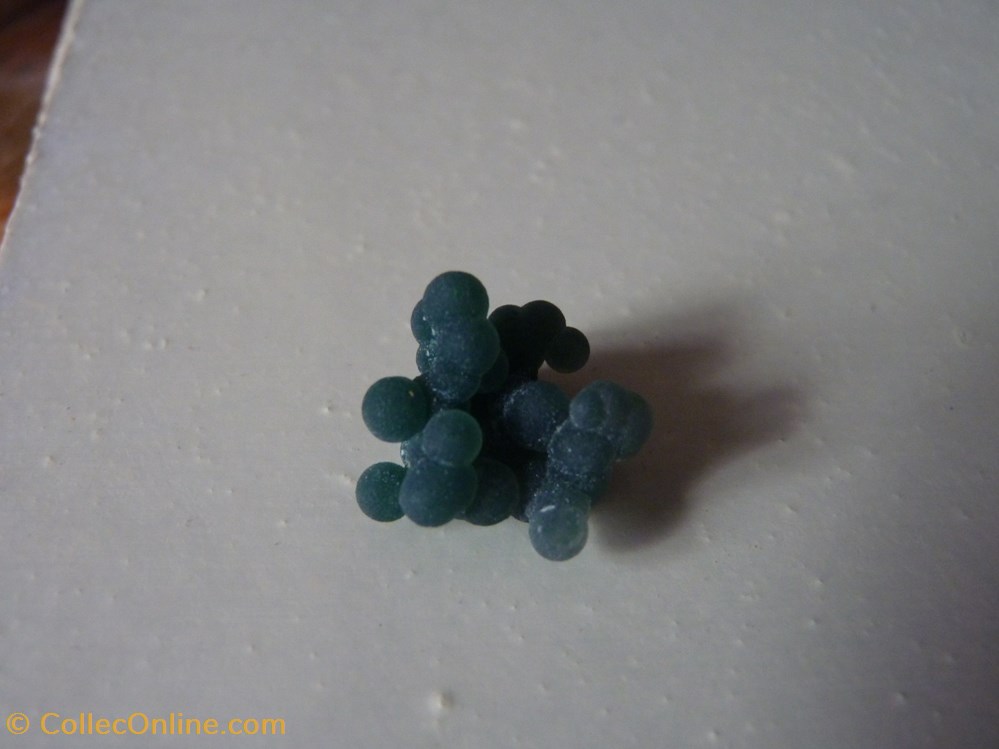 Calcédoine grappe verte, Indonésie, Mamuju mineraux meteorites quartz calcedoine grappe verte indonesie mamuju